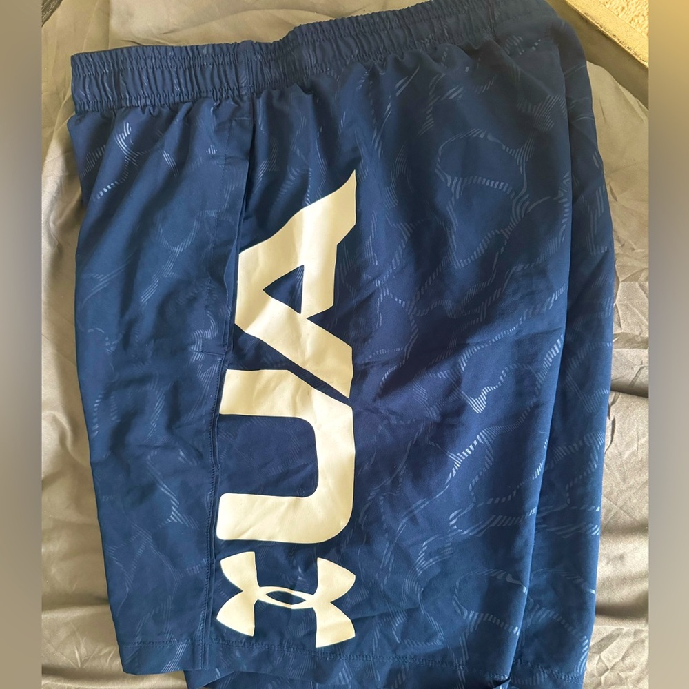 Medium Shorts